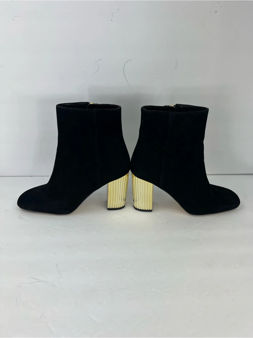 MICHAEL KORS PORTER BOOTIE ANKLE BOOTS, BLACK SUEDE LEATHER, GOLD HEELS, SIZE 8M